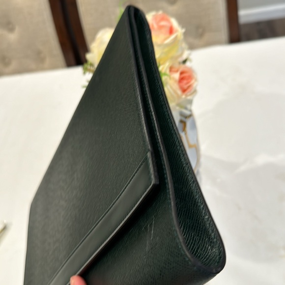 Authentic Louis Vuitton Tyga document pouch - Picture 5 of 12